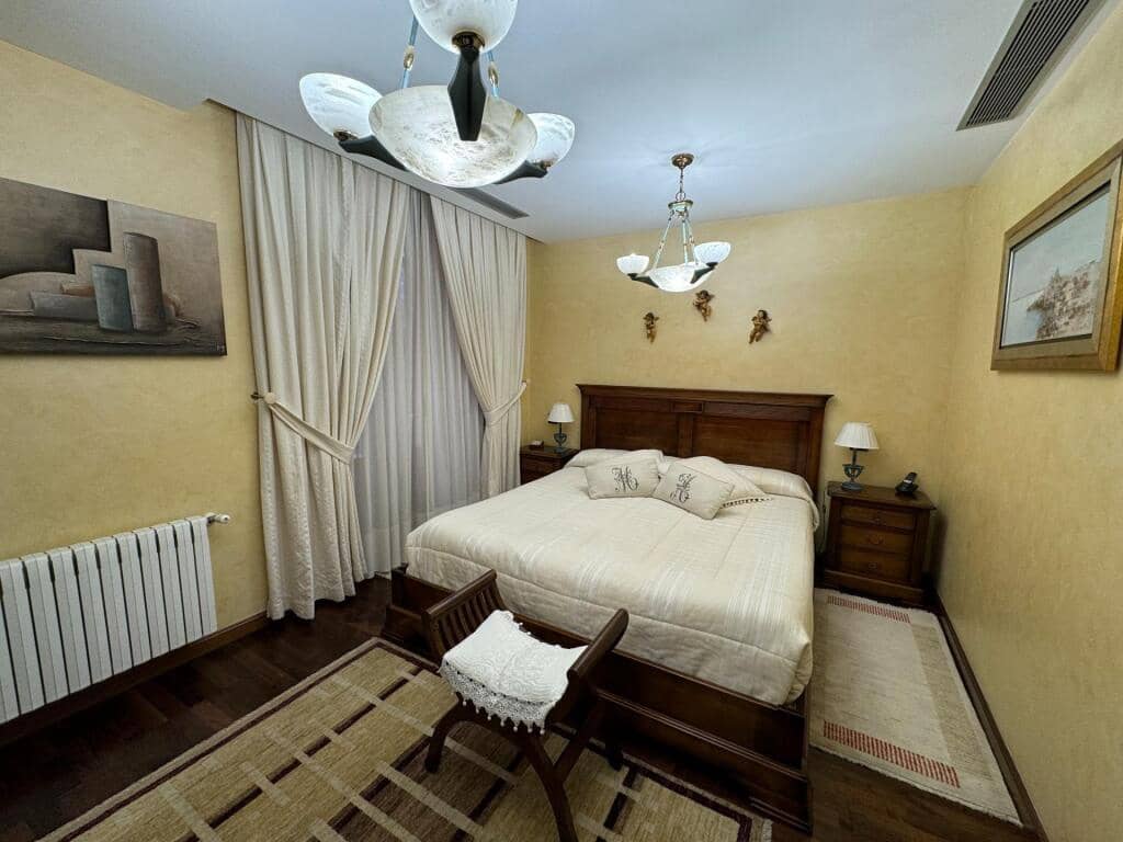 5 soveværelse Lejlighed til salg i Valladolid by med garage - € 850.000 (Ref: 9174318)