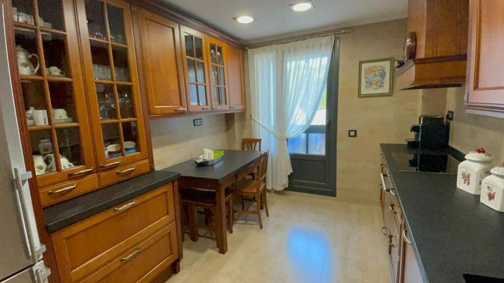 5 soveværelse Lejlighed til salg i Valladolid by med garage - € 850.000 (Ref: 9174318)