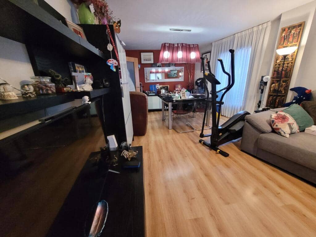 3 soveværelse Lejlighed til salg i Santovenia de Pisuerga med garage - € 176.000 (Ref: 9174320)