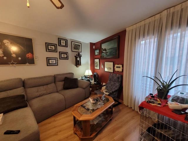 3 bedroom Apartment for sale in Santovenia de Pisuerga with garage - € 176,000 (Ref: 9174320)