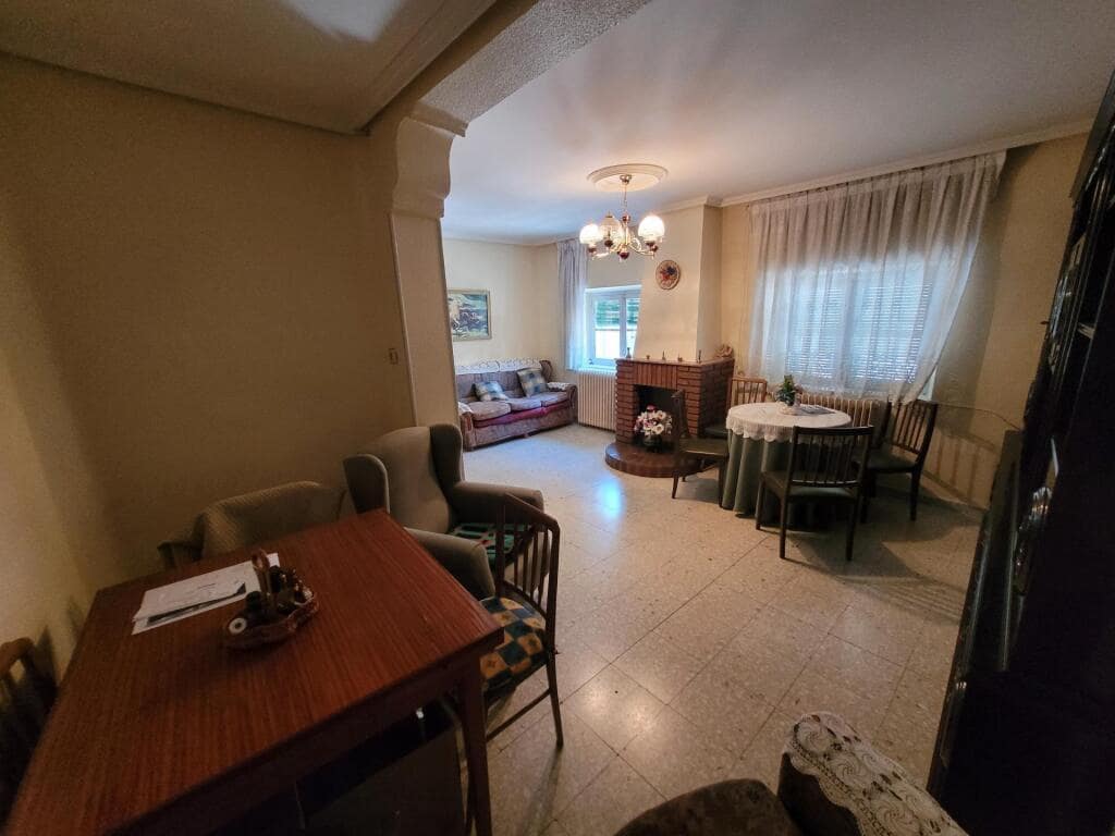 3 soverom Villa til salgs i Cuellar - € 77 000 (Ref: 9174321)