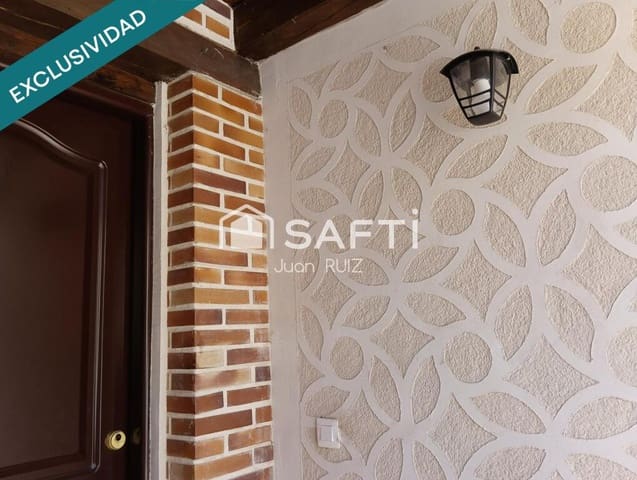 4 slaapkamer Rijtjeshuis te koop in Martín Miguel met garage - € 190.000 (Ref: 9174325)