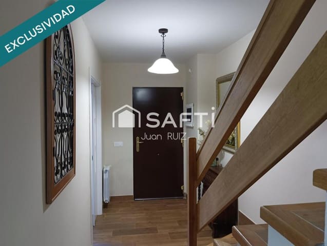 4 slaapkamer Rijtjeshuis te koop in Martín Miguel met garage - € 190.000 (Ref: 9174325)