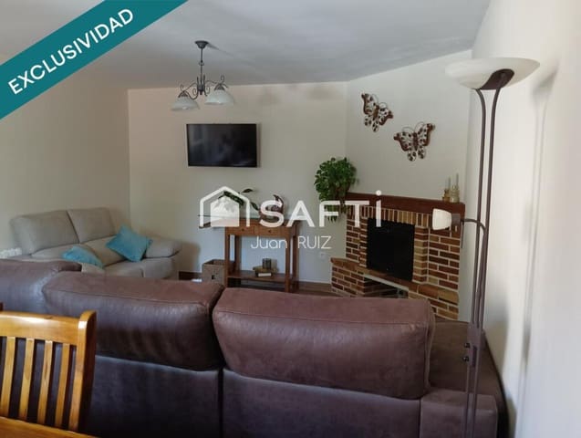 4 slaapkamer Rijtjeshuis te koop in Martín Miguel met garage - € 190.000 (Ref: 9174325)