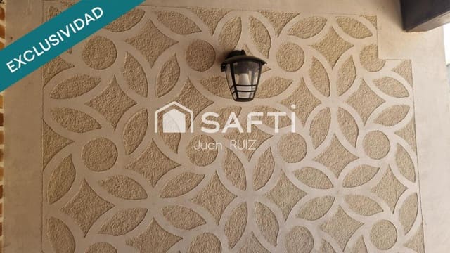 4 slaapkamer Rijtjeshuis te koop in Martín Miguel met garage - € 190.000 (Ref: 9174325)