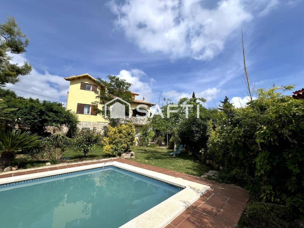 6 soveværelse Finca/Landehus til salg i La Bisbal del Penedes med swimmingpool garage - € 365.000 (Ref: 9174337)