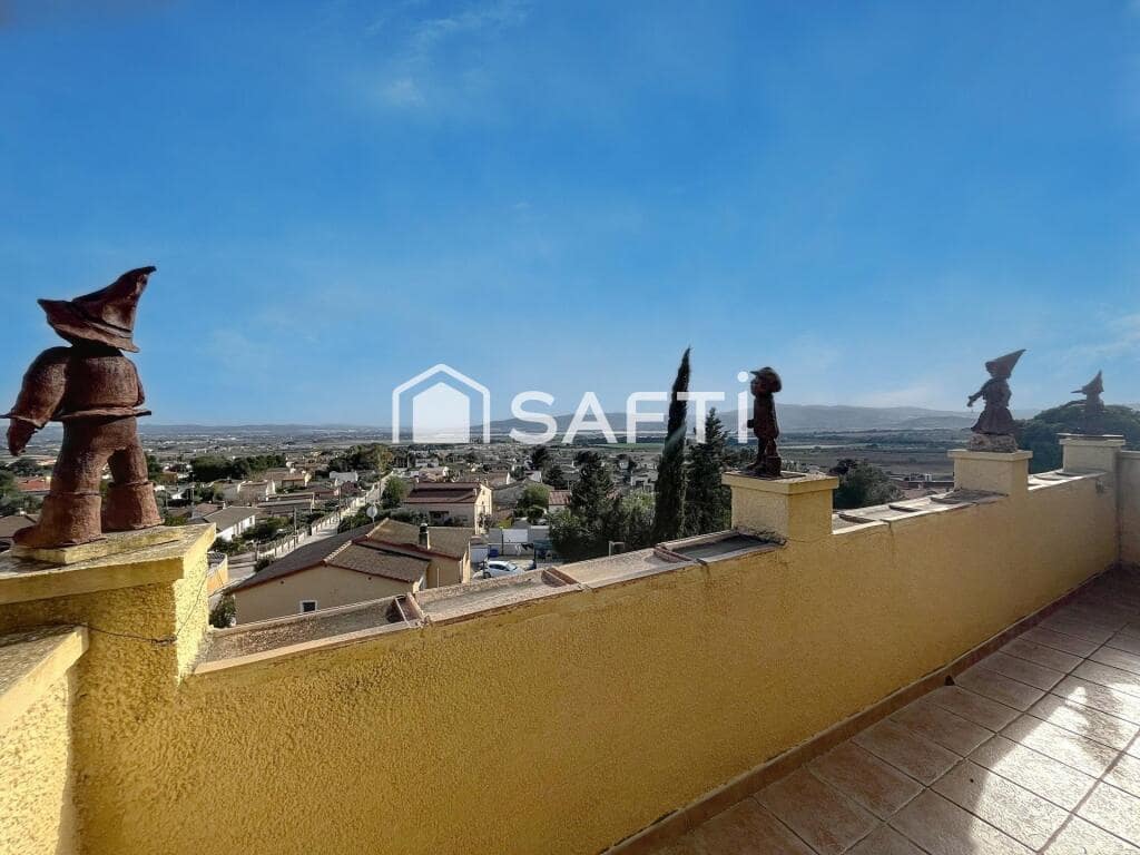 6 soveværelse Finca/Landehus til salg i La Bisbal del Penedes med swimmingpool garage - € 365.000 (Ref: 9174337)