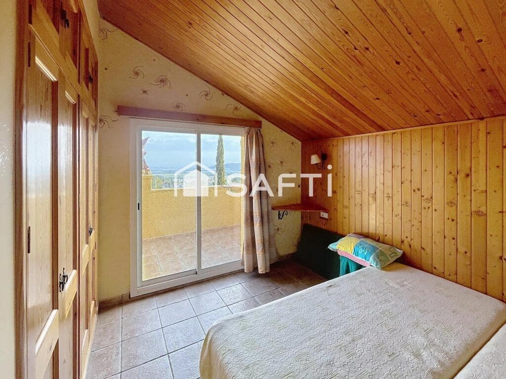 6 soveværelse Finca/Landehus til salg i La Bisbal del Penedes med swimmingpool garage - € 365.000 (Ref: 9174337)