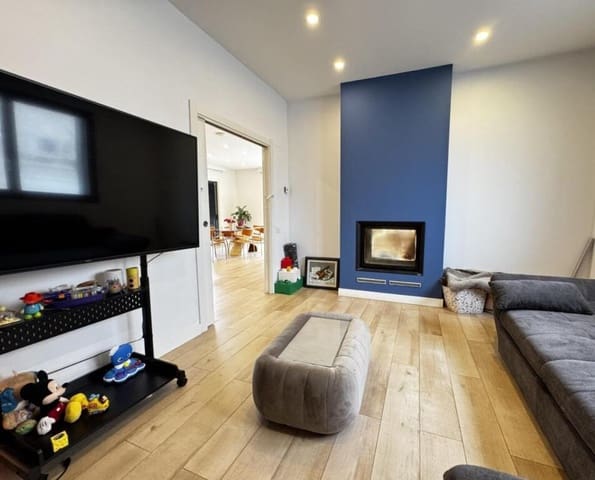 10 soverom Villa til salgs i Cubelles med svømmebasseng garasje - € 835 000 (Ref: 9174338)