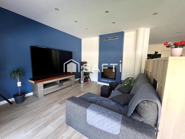 10 soverom Villa til salgs i Cubelles med svømmebasseng garasje - € 835 000 (Ref: 9174338)