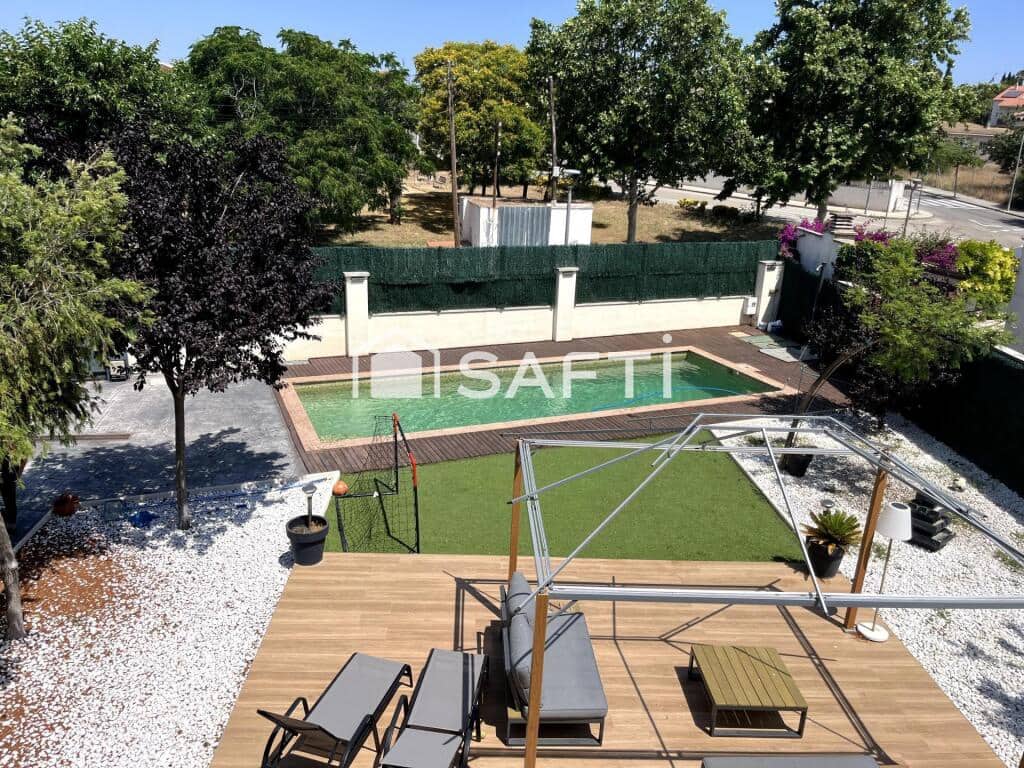 10 soverom Villa til salgs i Cubelles med svømmebasseng garasje - € 835 000 (Ref: 9174338)