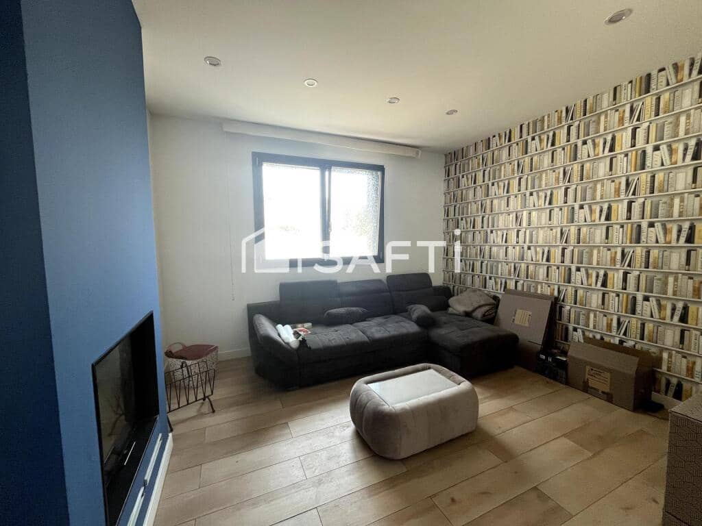 10 soverom Villa til salgs i Cubelles med svømmebasseng garasje - € 835 000 (Ref: 9174338)