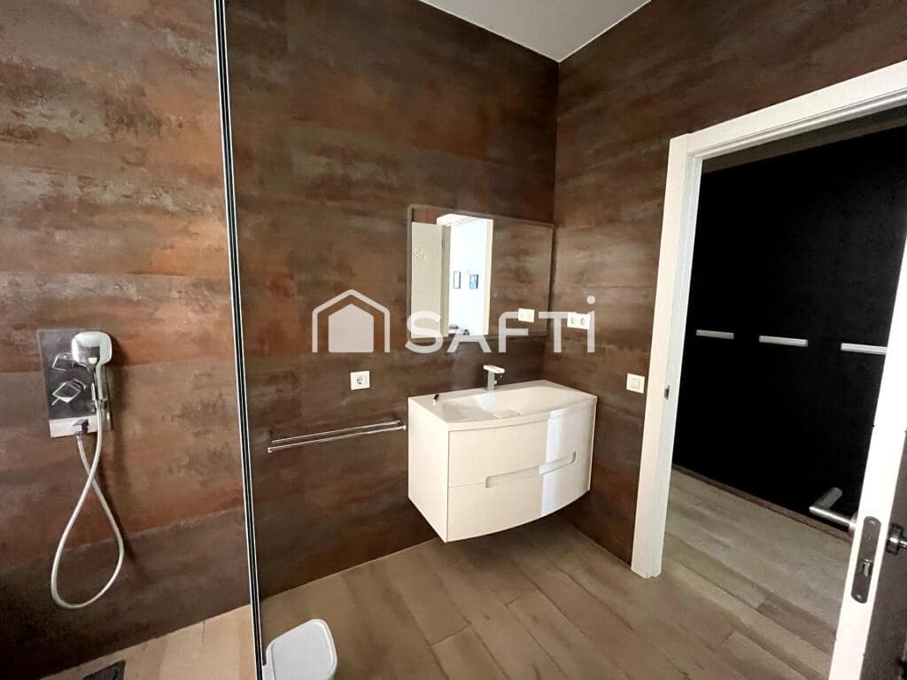 10 soverom Villa til salgs i Cubelles med svømmebasseng garasje - € 835 000 (Ref: 9174338)