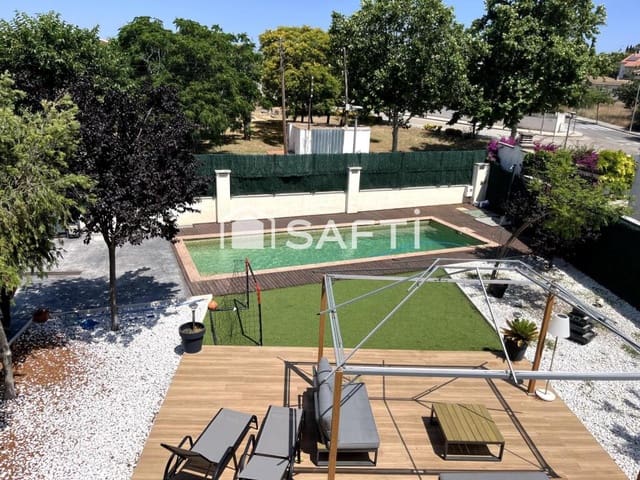 10 soverom Villa til salgs i Cubelles med svømmebasseng garasje - € 835 000 (Ref: 9174338)