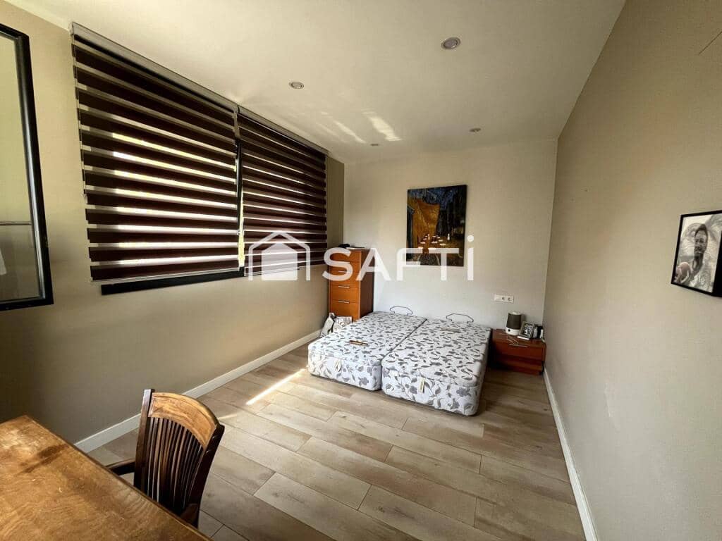 10 soverom Villa til salgs i Cubelles med svømmebasseng garasje - € 835 000 (Ref: 9174338)