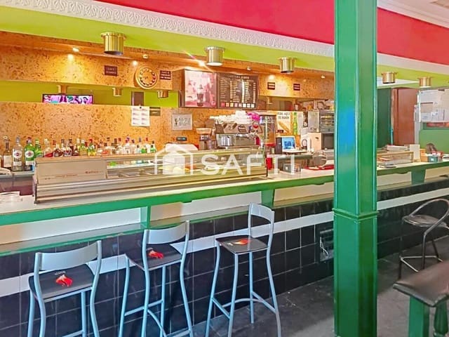 Kommersiell til salgs i Argés - € 180 000 (Ref: 9174368)