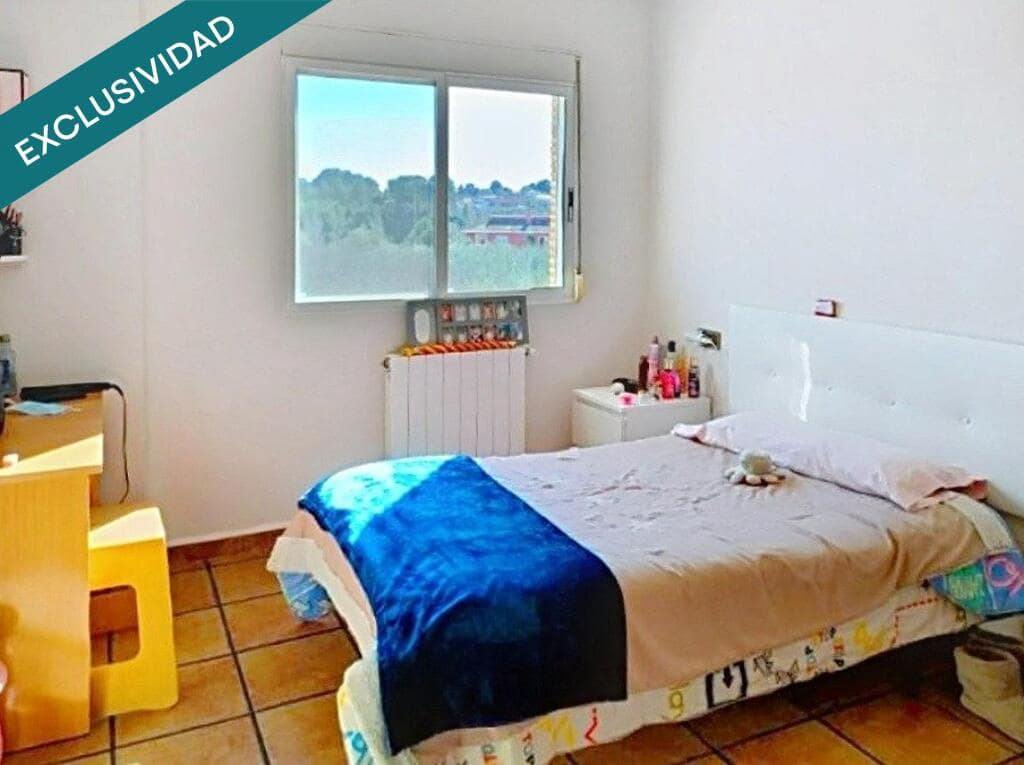 6 soveværelse Finca/Landehus til salg i Chiva med swimmingpool - € 298.000 (Ref: 9174377)