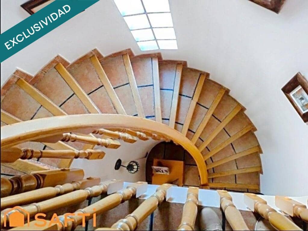 6 soveværelse Finca/Landehus til salg i Chiva med swimmingpool - € 298.000 (Ref: 9174377)