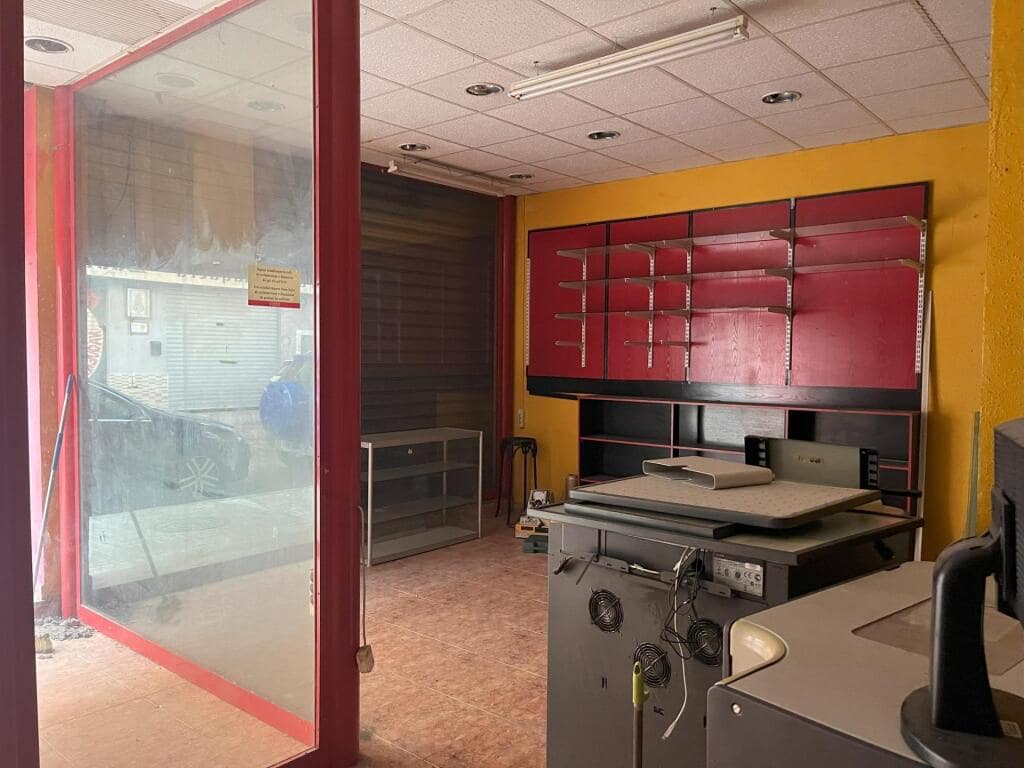 Comercial para venda em Burjassot - 199 000 € (Ref: 9174379)