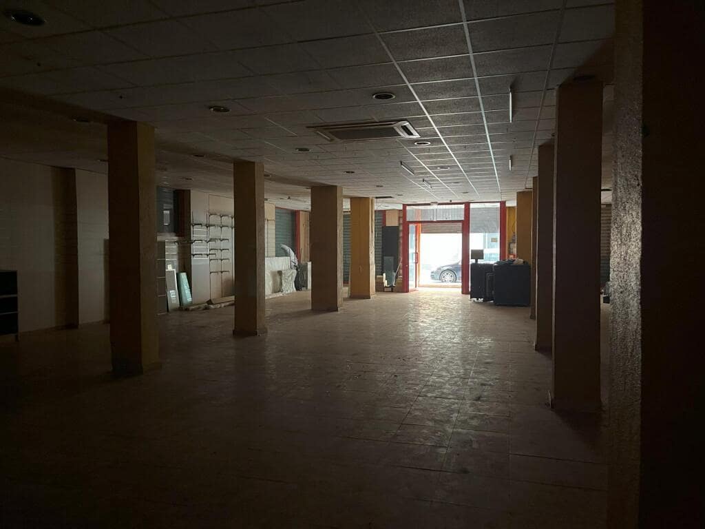 Comercial para venda em Burjassot - 199 000 € (Ref: 9174379)