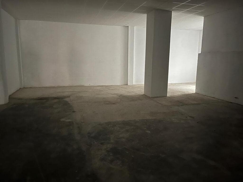 Erhverv til leje i Valencia by - € 1.900 (Ref: 9174382)