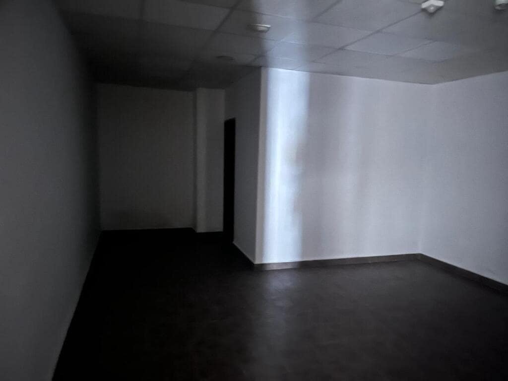 Erhverv til leje i Valencia by - € 1.900 (Ref: 9174382)