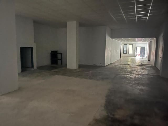 Commercieel te huur in Torrefiel, Valencia stad - € 1.900 (Ref: 9174382)