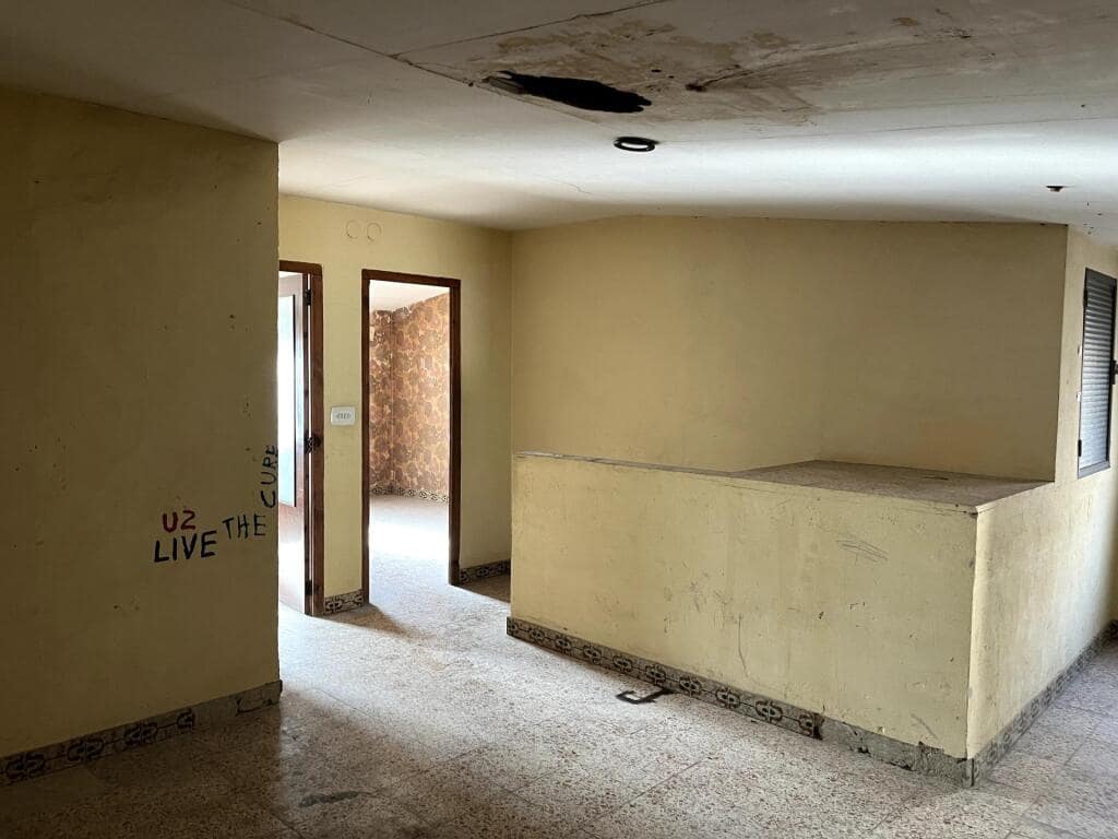 11 soveværelse Rækkehus til salg i Moncada - € 463.500 (Ref: 9174383)