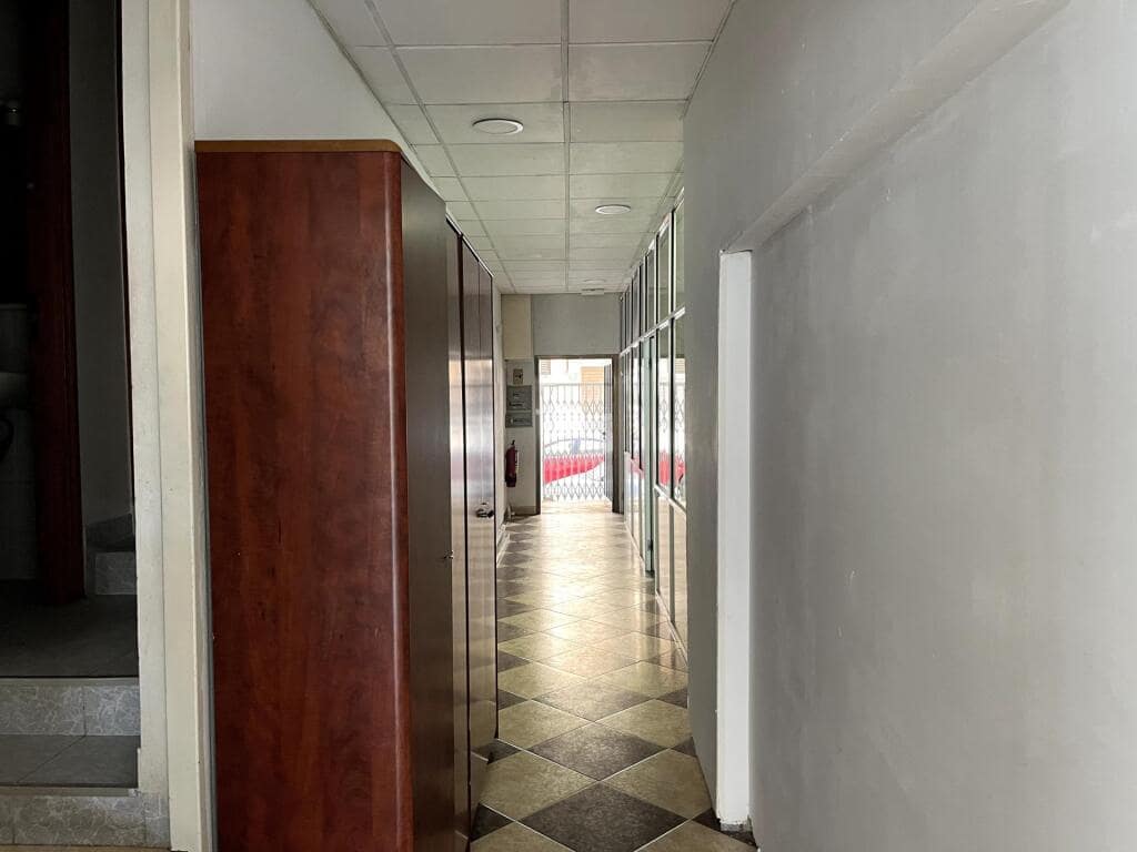 Kommersiell til salgs i Tavernes Blanques - € 240 000 (Ref: 9174384)