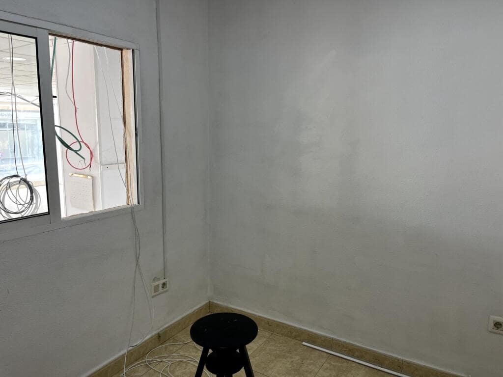 Kommersiell til salgs i Tavernes Blanques - € 240 000 (Ref: 9174384)