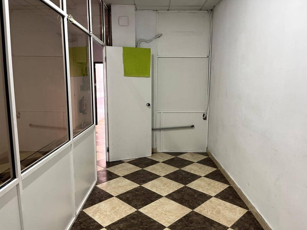 Kommersiell til salgs i Tavernes Blanques - € 240 000 (Ref: 9174384)