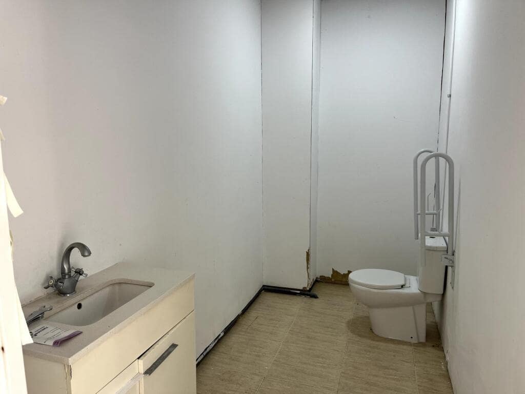 Kommersiell til salgs i Tavernes Blanques - € 240 000 (Ref: 9174384)