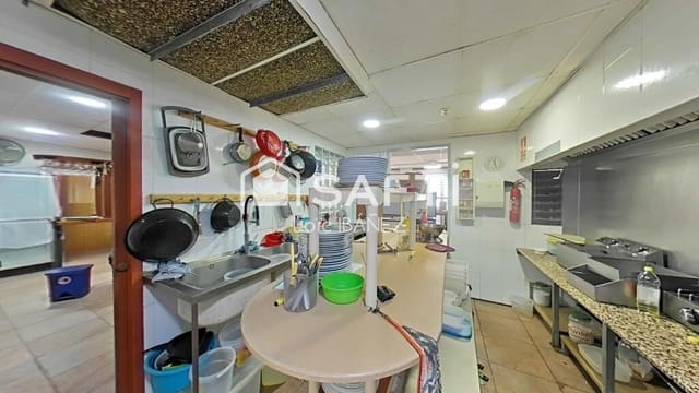 Commerciale in vendita in Oliva Playa, Oliva - 380.000 € (Rif: 9174415)