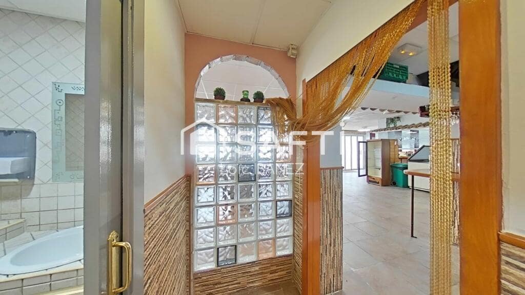 Commercial for sale in Oliva - € 380,000 (Ref: 9174415)