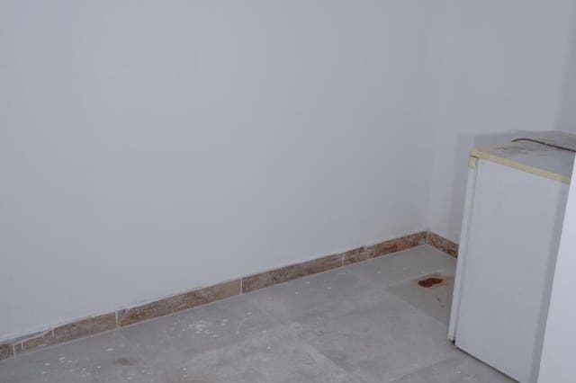 Commerciale in vendita in Badalona - 49.600 € (Rif: 9174427)