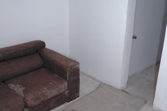 Commerciale in vendita in Badalona - 49.600 € (Rif: 9174427)