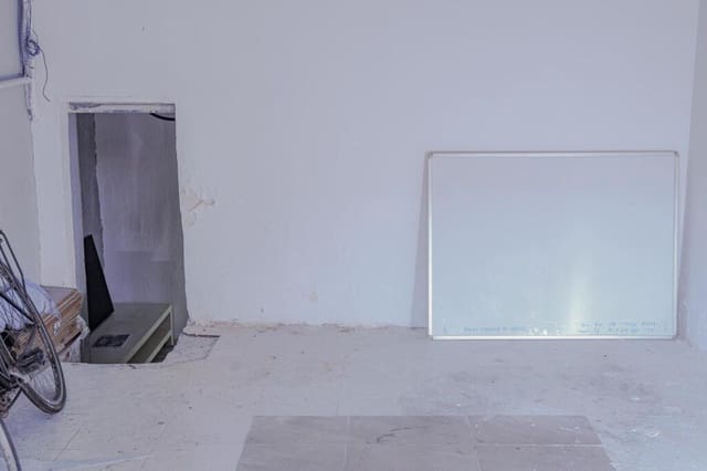 Erhverv til salg i Badalona - € 46.600 (Ref: 9174428)