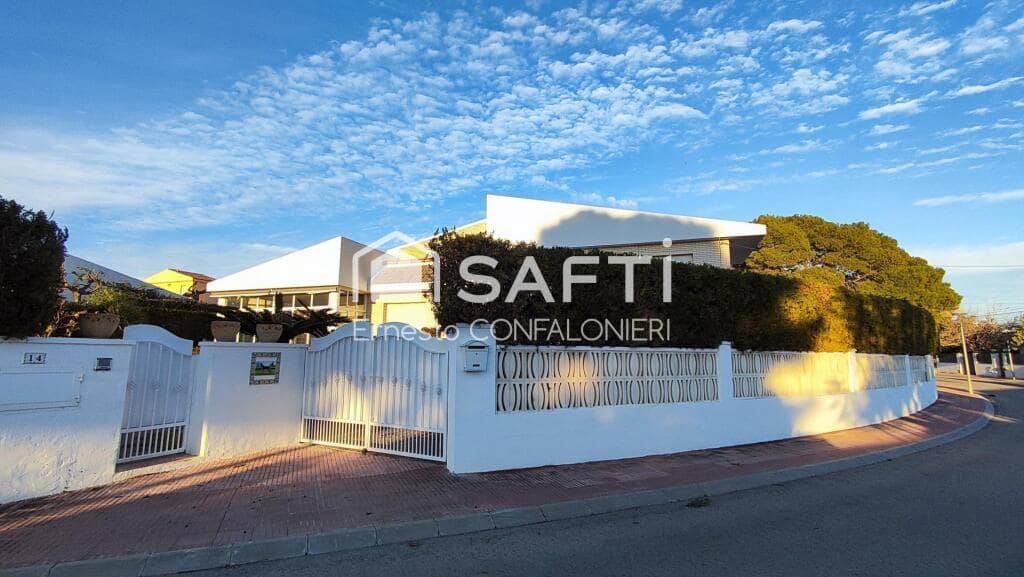 4 bedroom Villa for sale in Alcanar with pool garage - € 425,000 (Ref: 9174442)