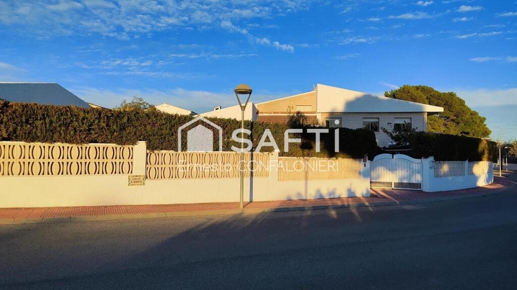 4 bedroom Villa for sale in Alcanar with pool garage - € 425,000 (Ref: 9174442)