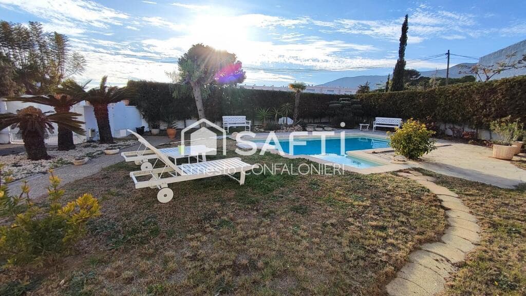 4 bedroom Villa for sale in Alcanar with pool garage - € 425,000 (Ref: 9174442)
