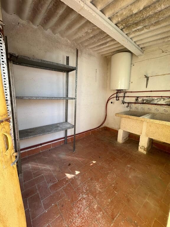 5 bedroom Apartment for sale in Sant Carles de la Rapita - € 155,500 (Ref: 9174446)