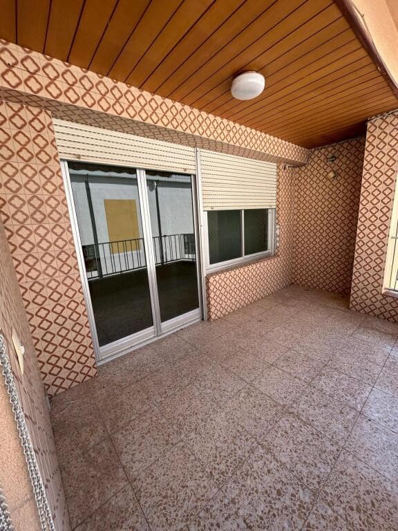 5 bedroom Apartment for sale in Sant Carles de la Rapita - € 155,500 (Ref: 9174446)