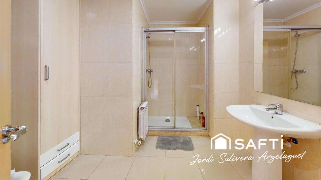 4 sypialnia Mieszkanie na sprzedaż w Miasto Girona z garażem - 415 000 € (Ref: 9174449)