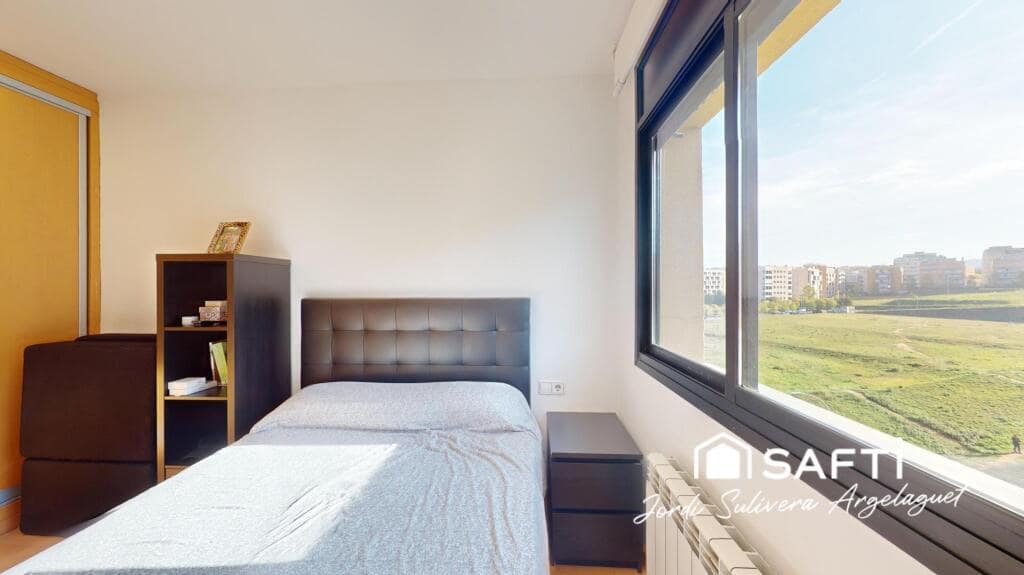 4 sypialnia Mieszkanie na sprzedaż w Miasto Girona z garażem - 415 000 € (Ref: 9174449)
