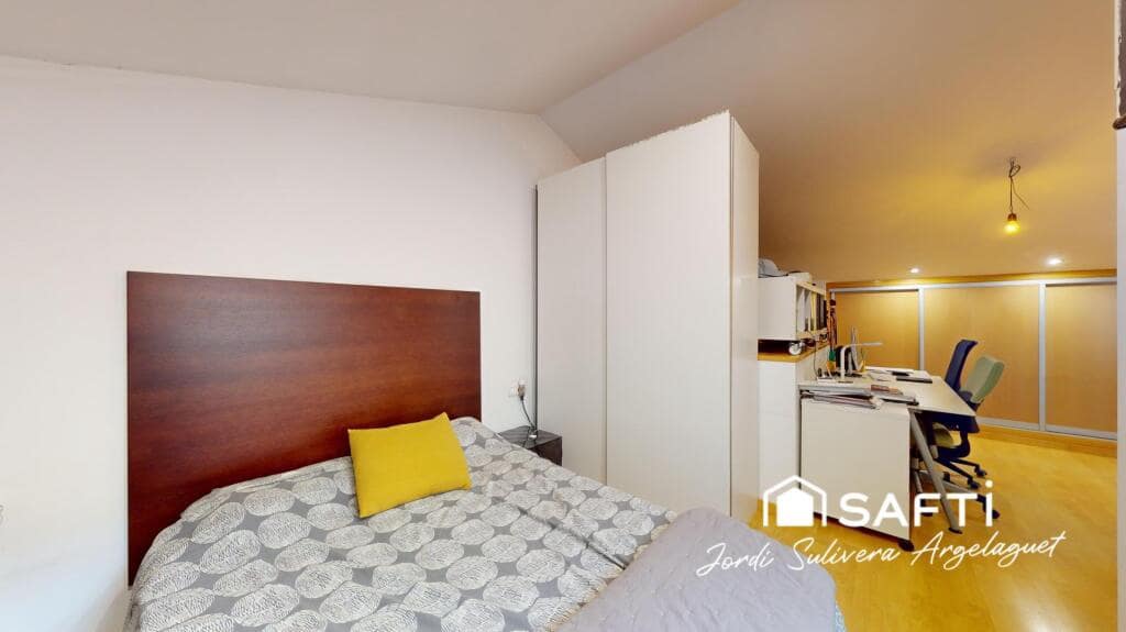 4 sypialnia Mieszkanie na sprzedaż w Miasto Girona z garażem - 415 000 € (Ref: 9174449)