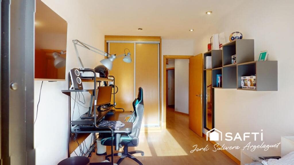 4 sypialnia Mieszkanie na sprzedaż w Miasto Girona z garażem - 415 000 € (Ref: 9174449)