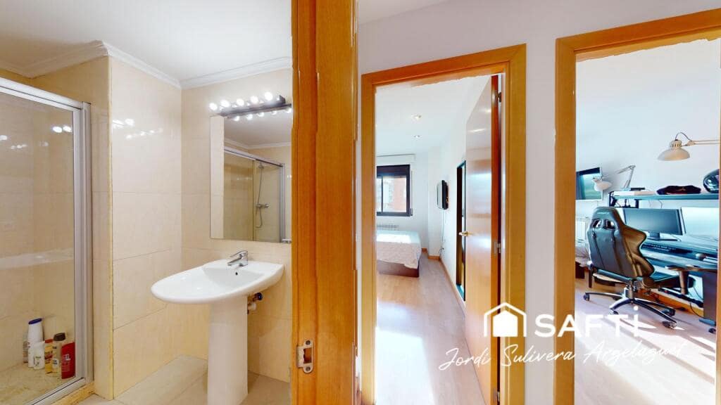 4 sypialnia Mieszkanie na sprzedaż w Miasto Girona z garażem - 415 000 € (Ref: 9174449)