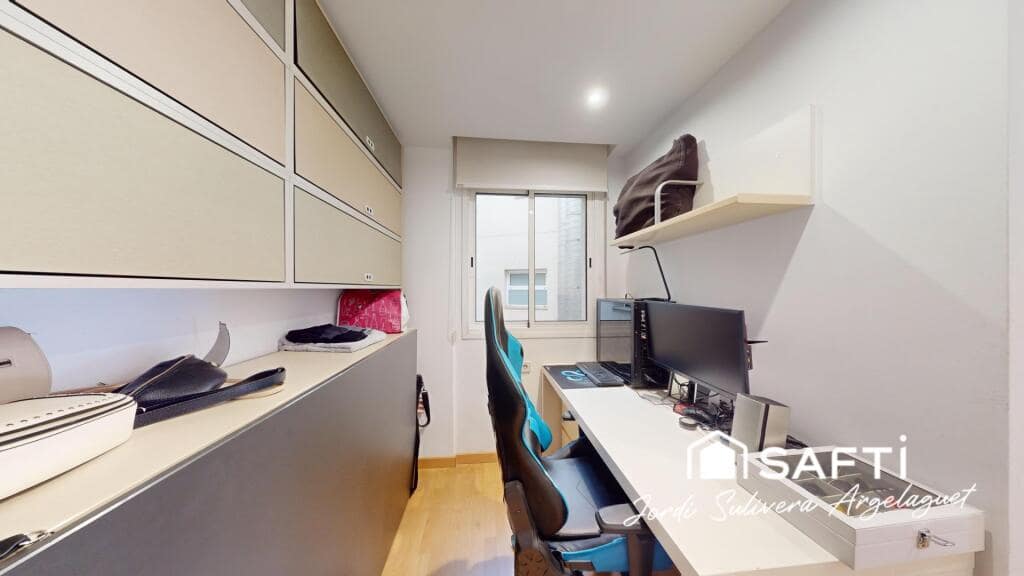 4 sypialnia Mieszkanie na sprzedaż w Miasto Girona z garażem - 415 000 € (Ref: 9174449)