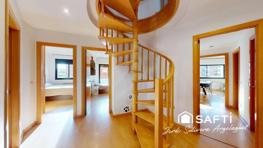 4 sypialnia Mieszkanie na sprzedaż w Miasto Girona z garażem - 415 000 € (Ref: 9174449)