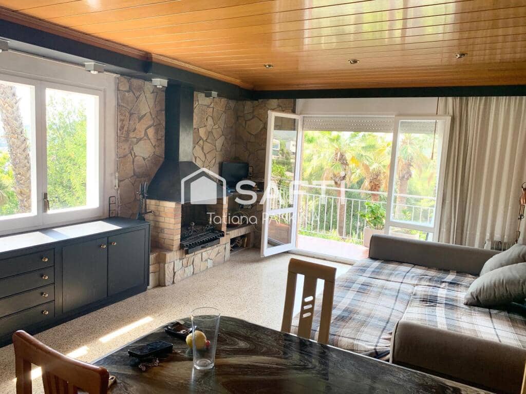 7 soveværelse Rækkehus til salg i Lloret de Mar med swimmingpool - € 700.000 (Ref: 9174455)